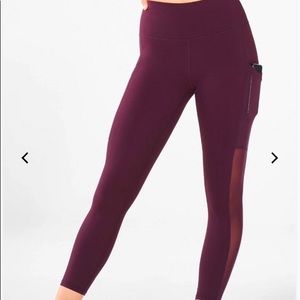 mila high waisted pocket capri leggings